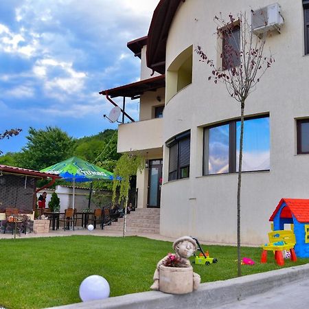 Vila Casa Avram Râmnicu Vâlcea Exteriér fotografie