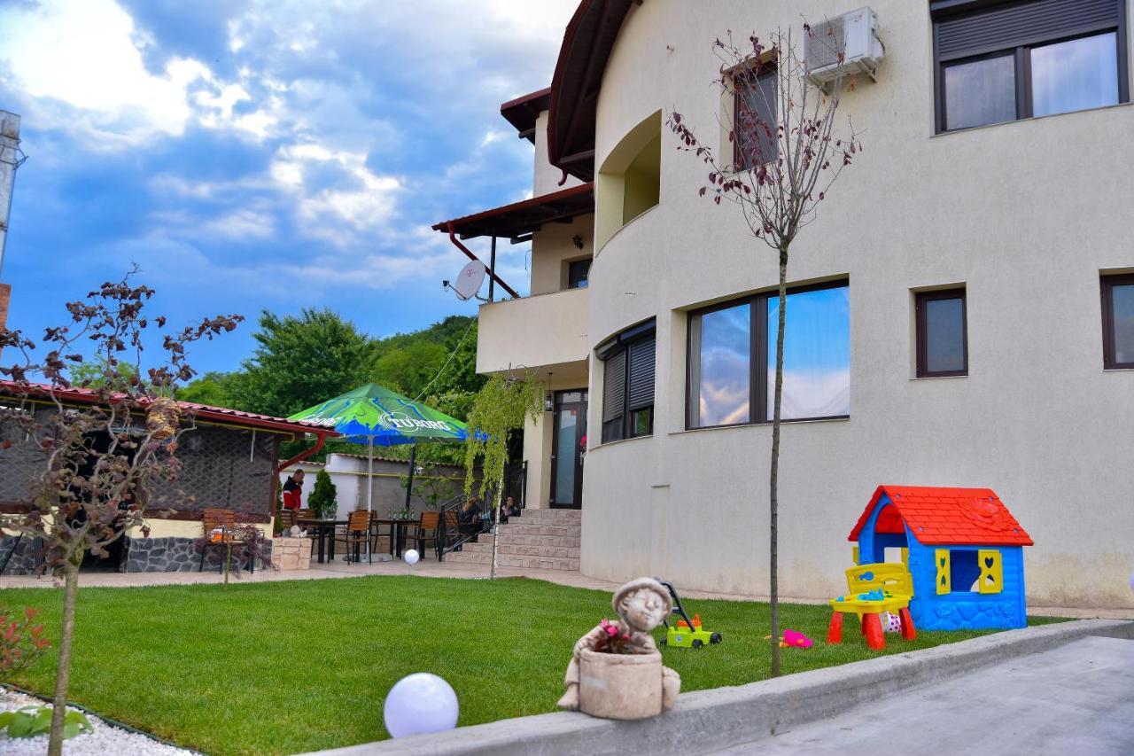 Vila Casa Avram Râmnicu Vâlcea Exteriér fotografie